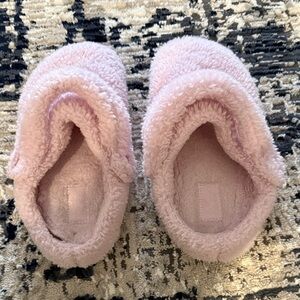 CROCS Fuzzy Pink Kids Slippers